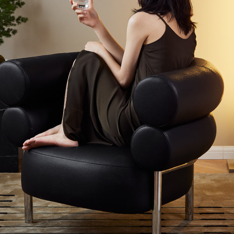 Sit Deeply To RelaxThe generous seating space allows you to stretch your body freely and release various sitting postures, allowing you to enjoy the first-class experience.