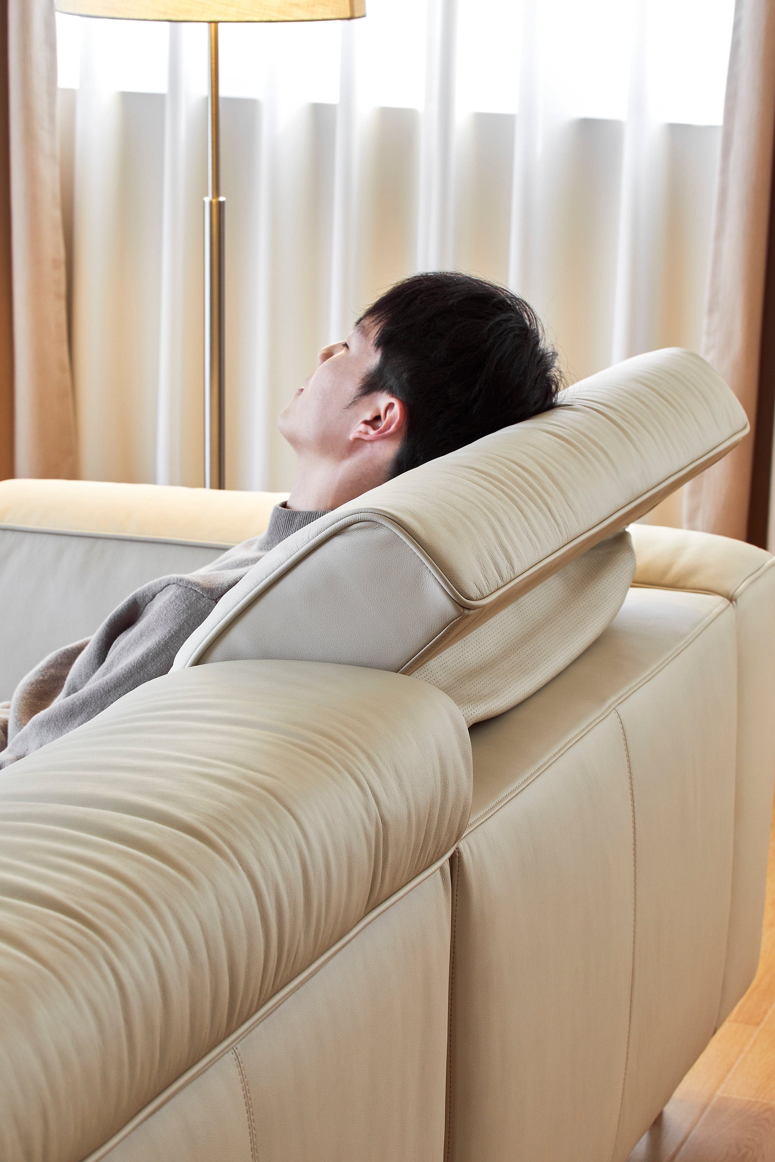 Butter Sofa with Headrests - grado