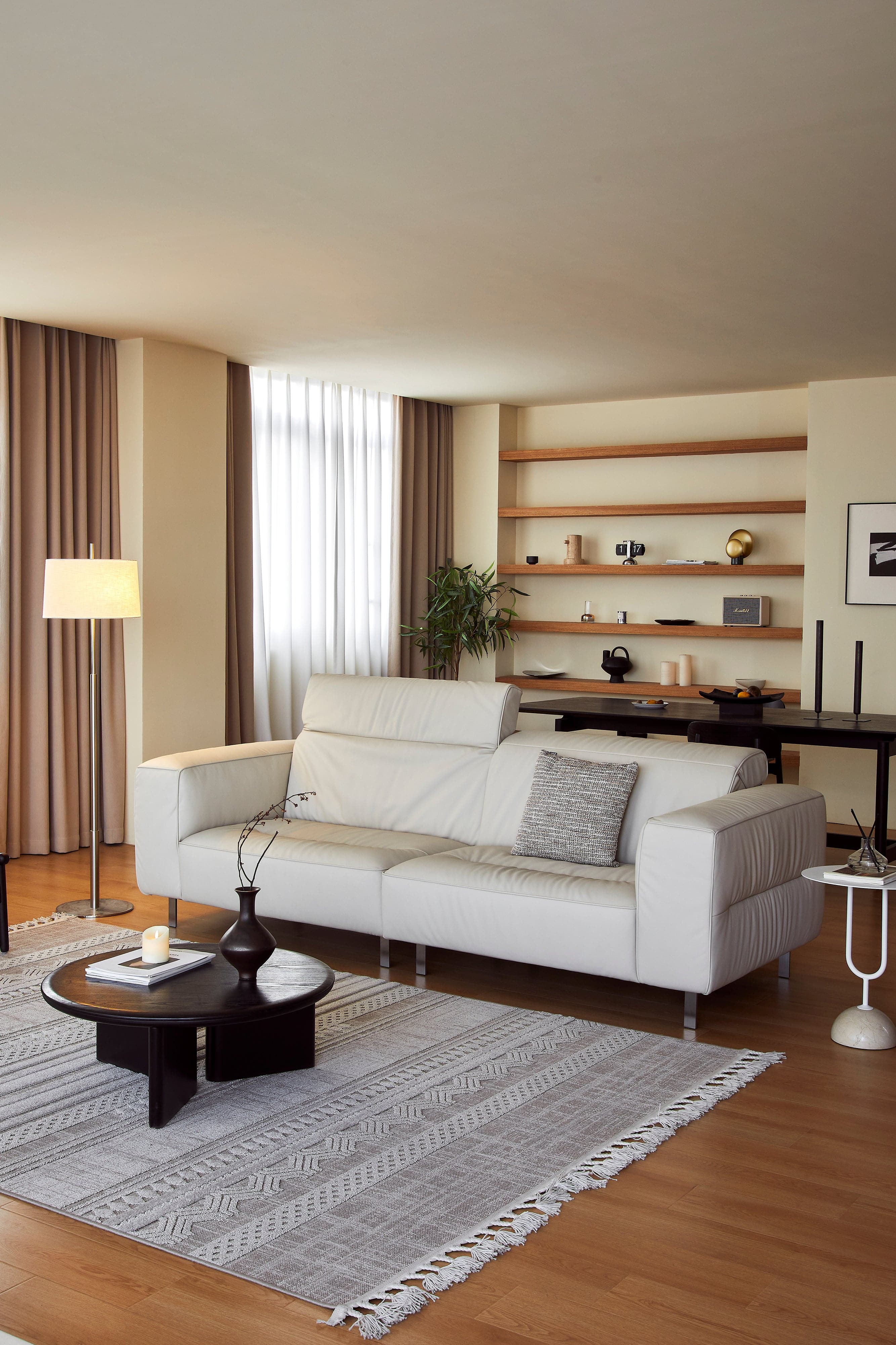 Butter Sofa with Headrests - grado