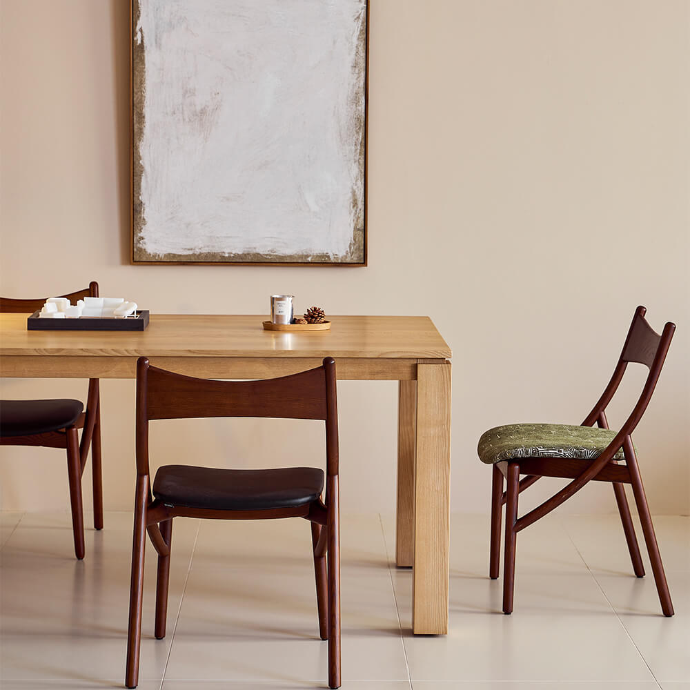 Gala Dining Table