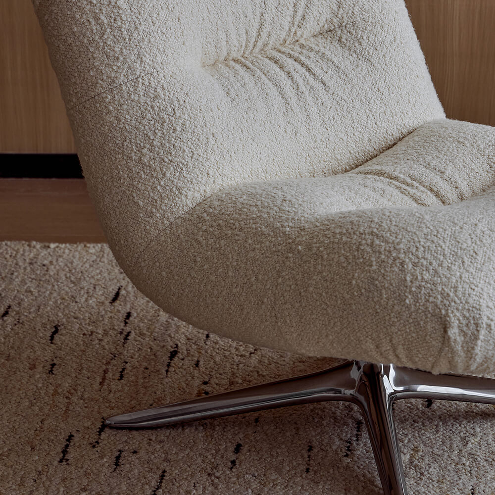 Hibiscus Lounge Chair