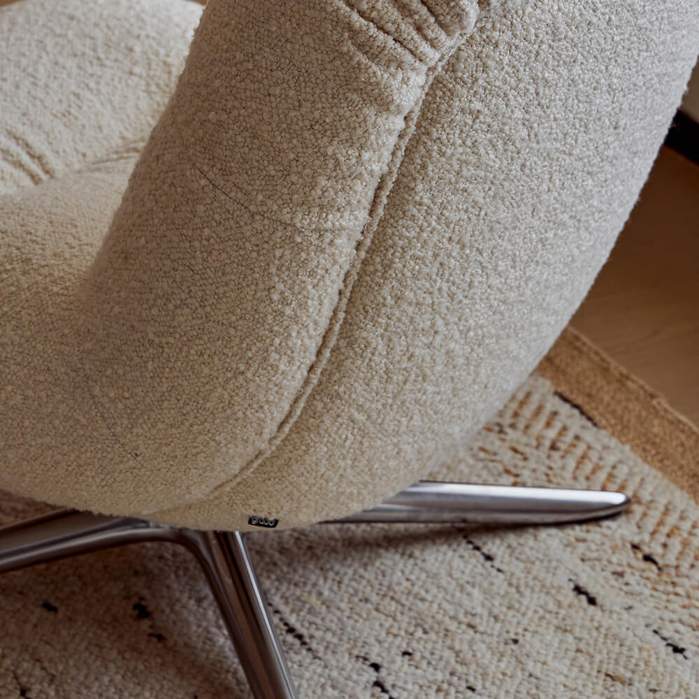 Hibiscus Lounge Chair