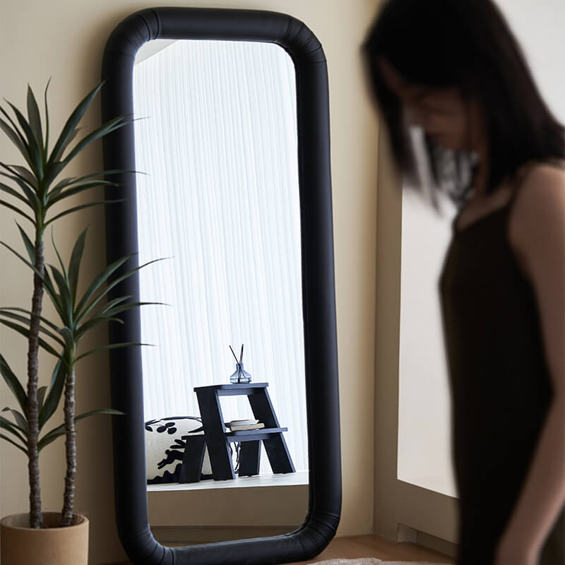 Maggi Mirror