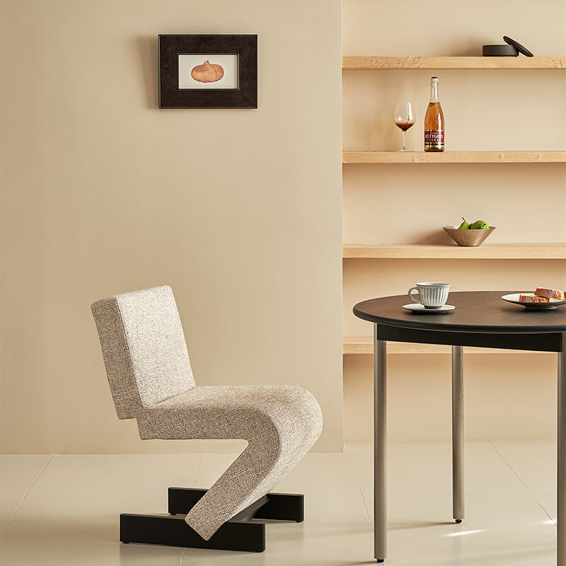 Zhi Chair