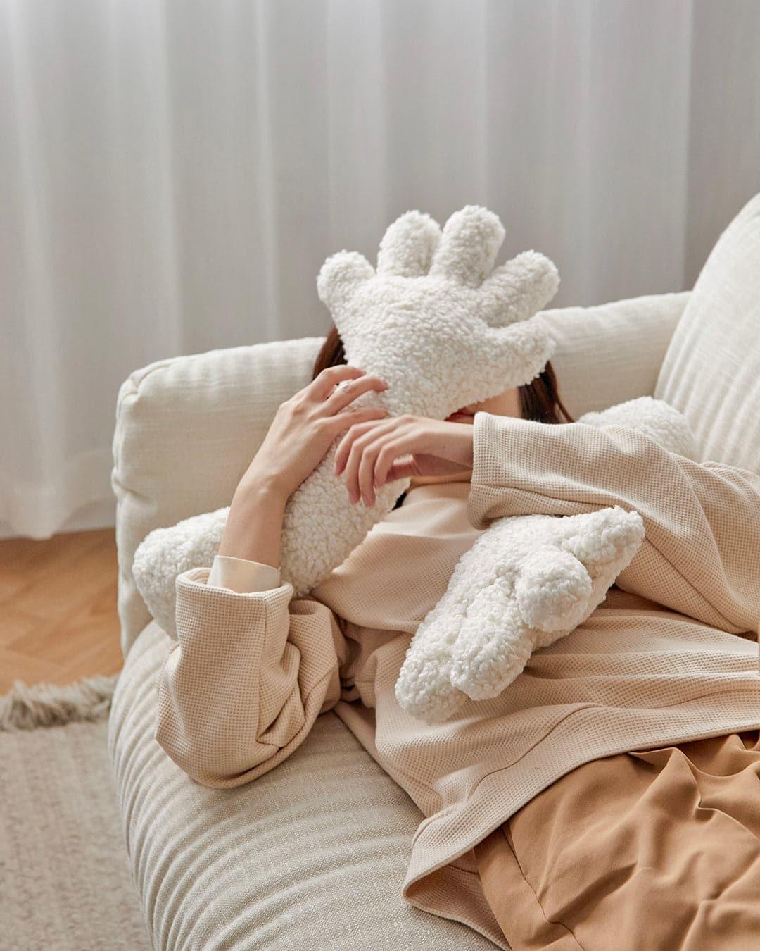 Hug Cushion - Non-profit Item Pre-sale - grado