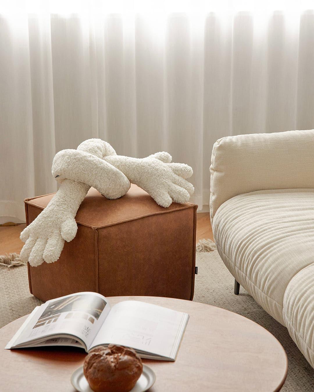 Hug Cushion - Non-profit Item Pre-sale - grado