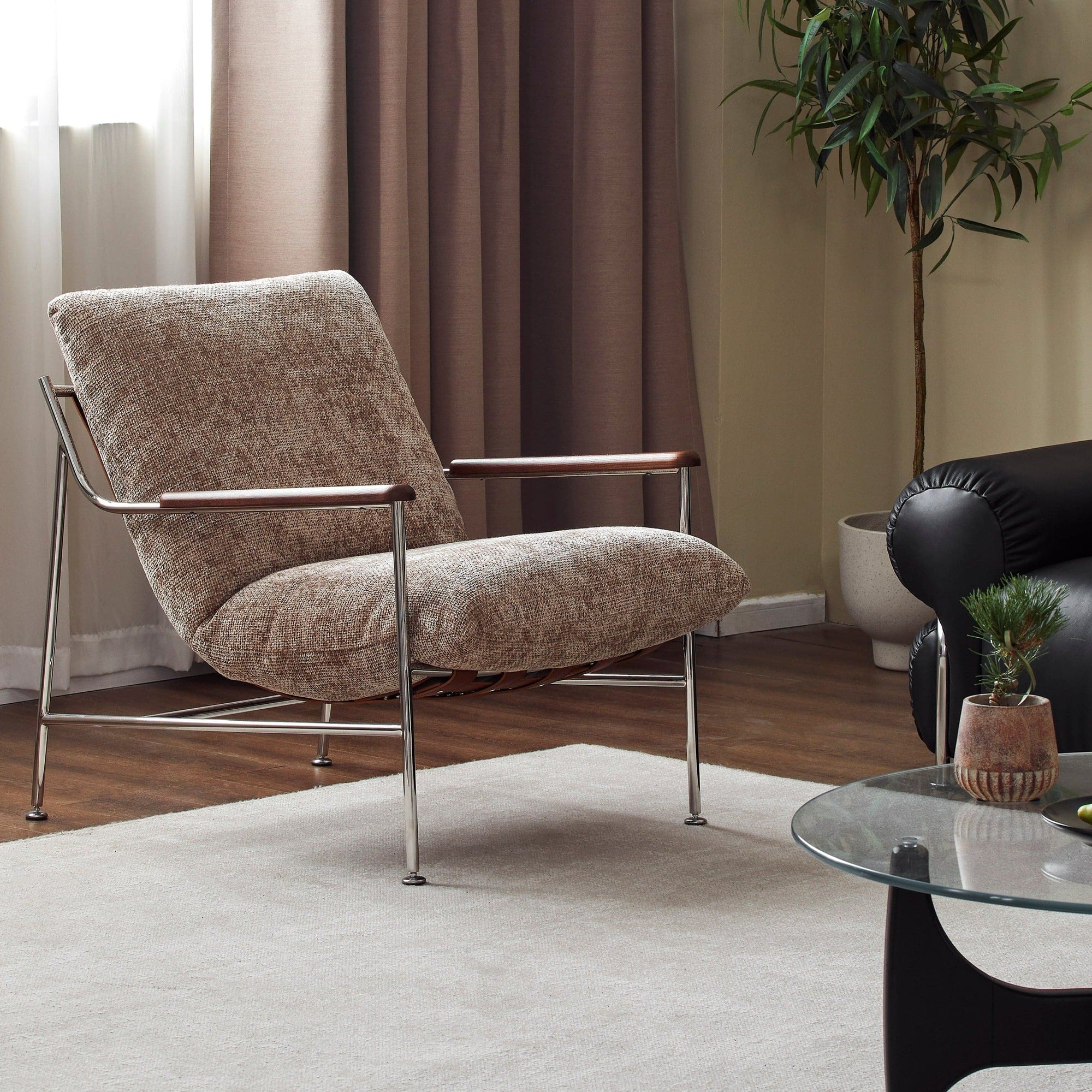 Fika Upholstered Lounge Chair | gradodesign