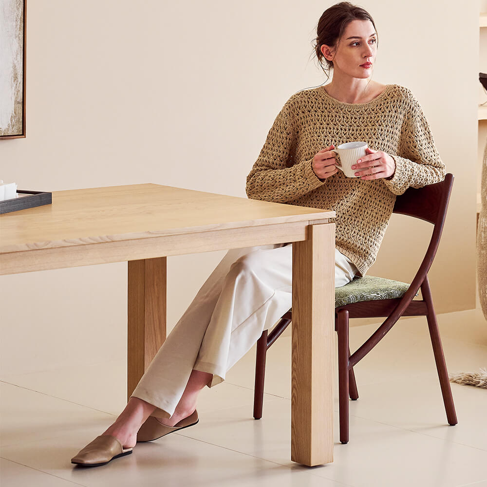 Gala Dining Table