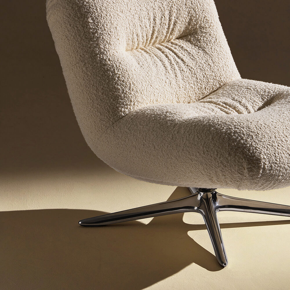 Hibiscus Lounge Chair