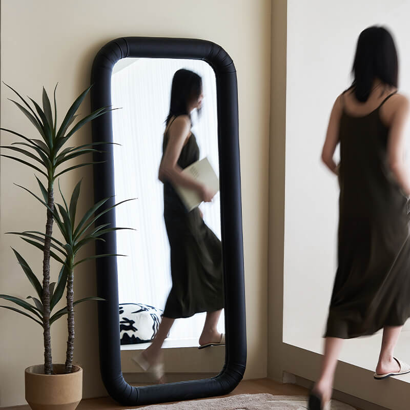 Maggi Mirror