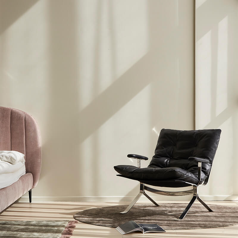 Omelette black leather lounge chair for bedroom