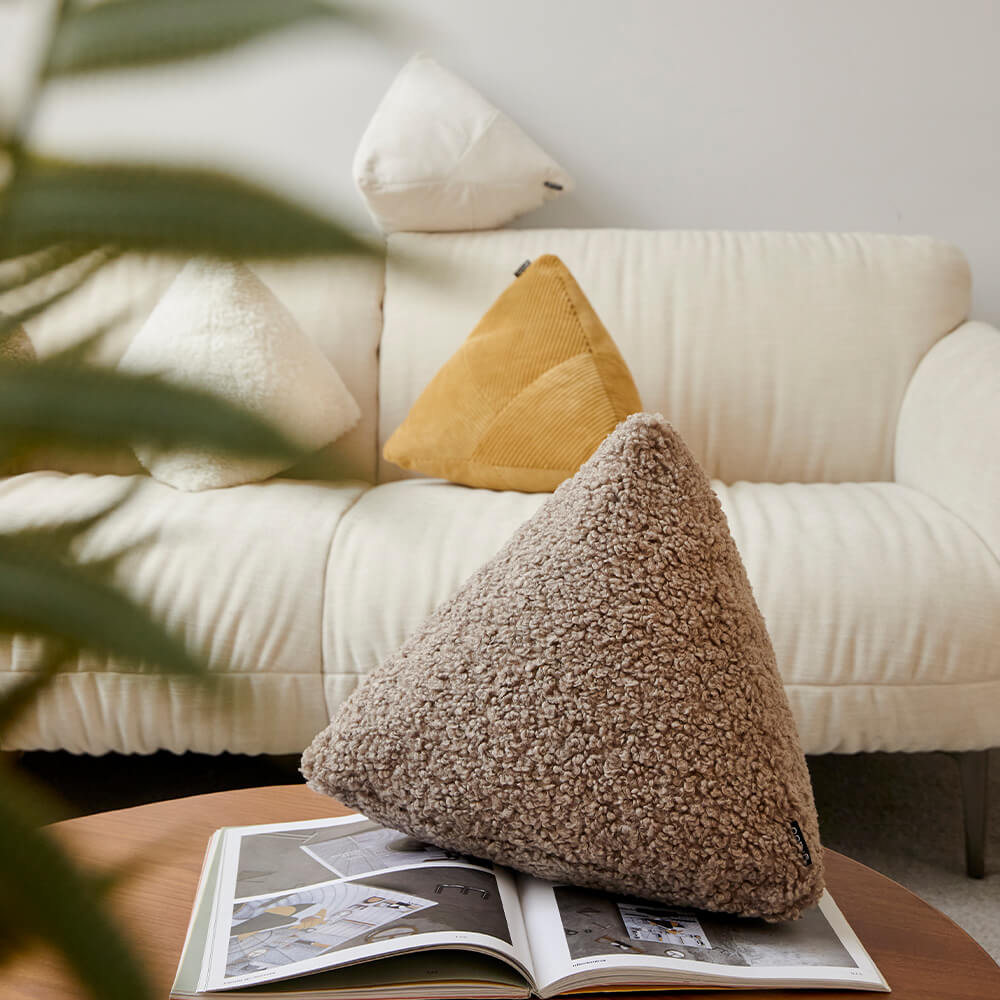 Triangle Zong Cushion