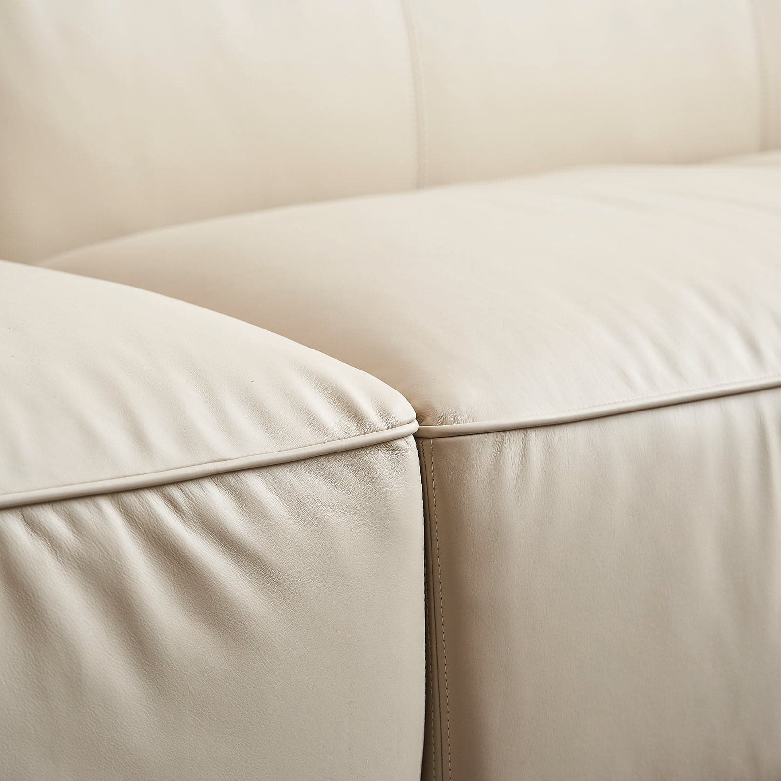 Butter Sofa Soft / Wide Armrests - 5-Seater - grado
